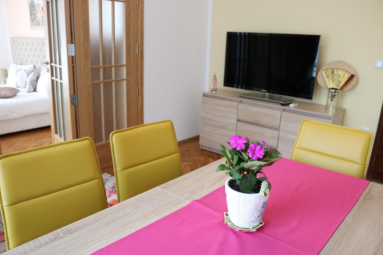 Sea Port CELEBRITY Apartment - Lets4Holiday Varna Extérieur photo