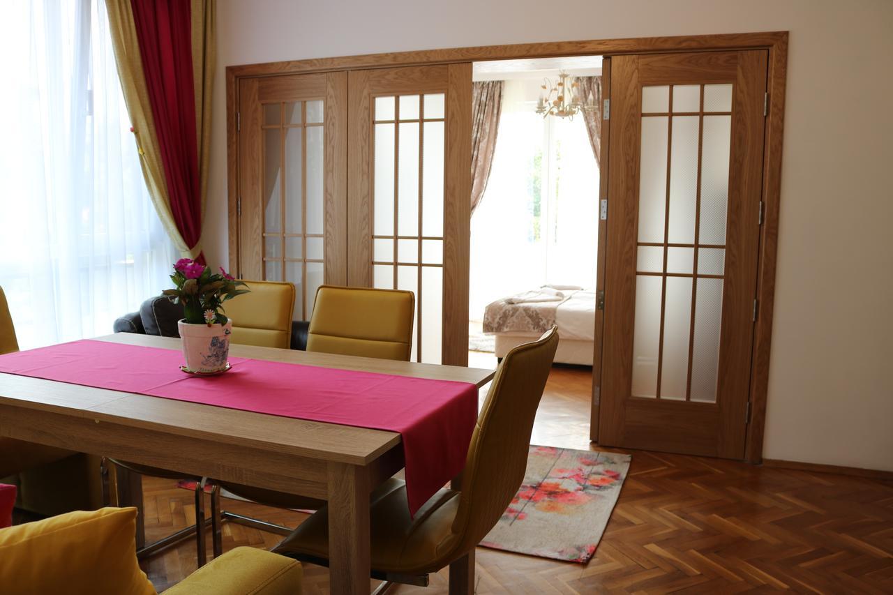 Sea Port CELEBRITY Apartment - Lets4Holiday Varna Extérieur photo