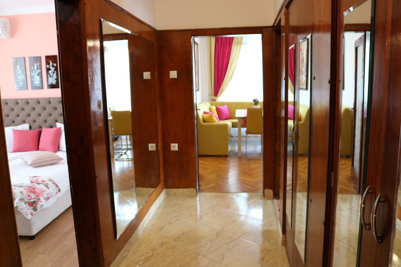 Sea Port CELEBRITY Apartment - Lets4Holiday Varna Extérieur photo