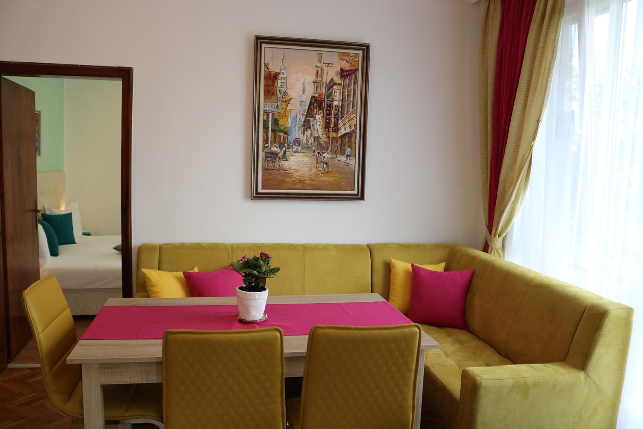 Sea Port CELEBRITY Apartment - Lets4Holiday Varna Extérieur photo
