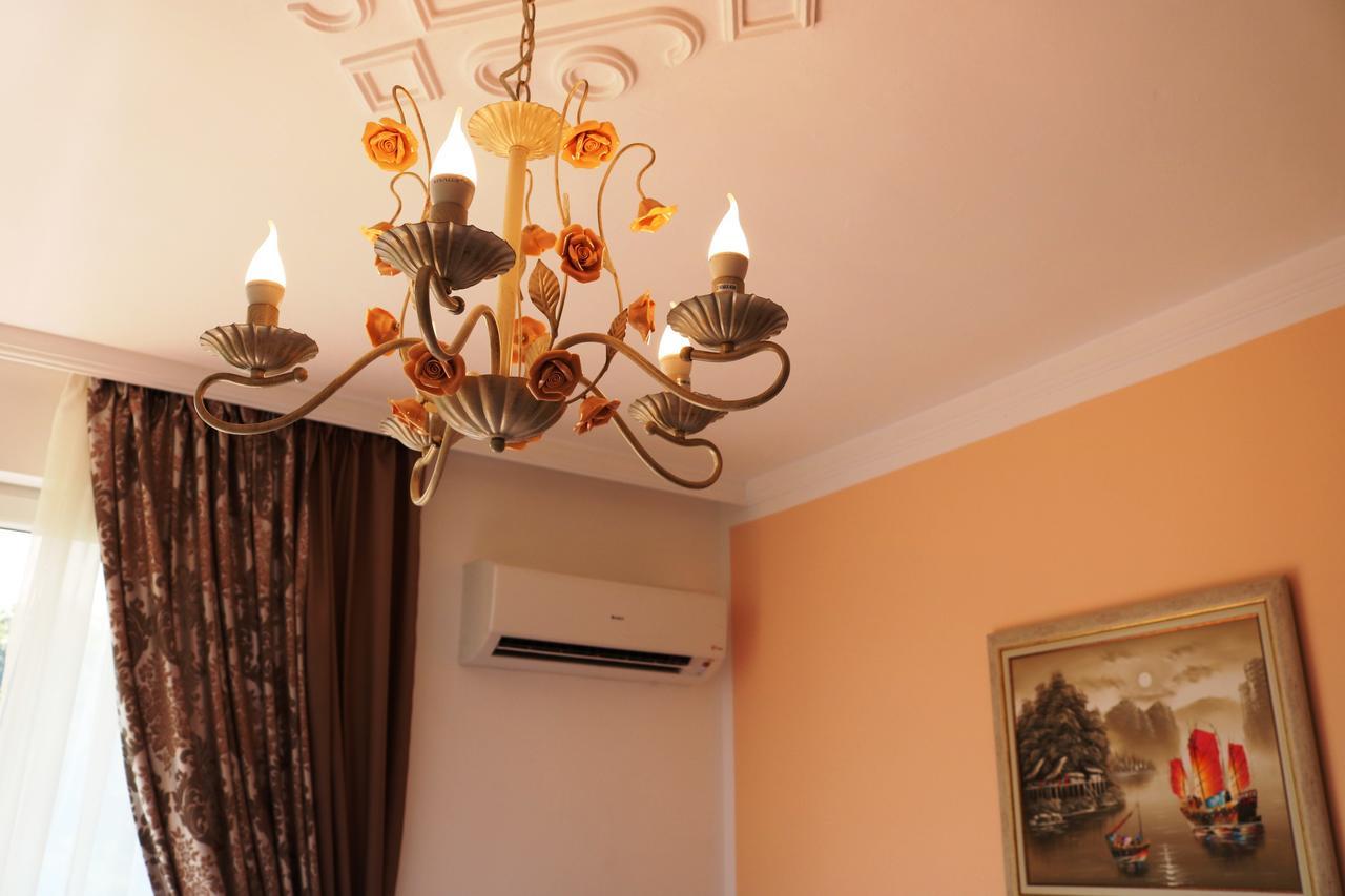 Sea Port CELEBRITY Apartment - Lets4Holiday Varna Extérieur photo