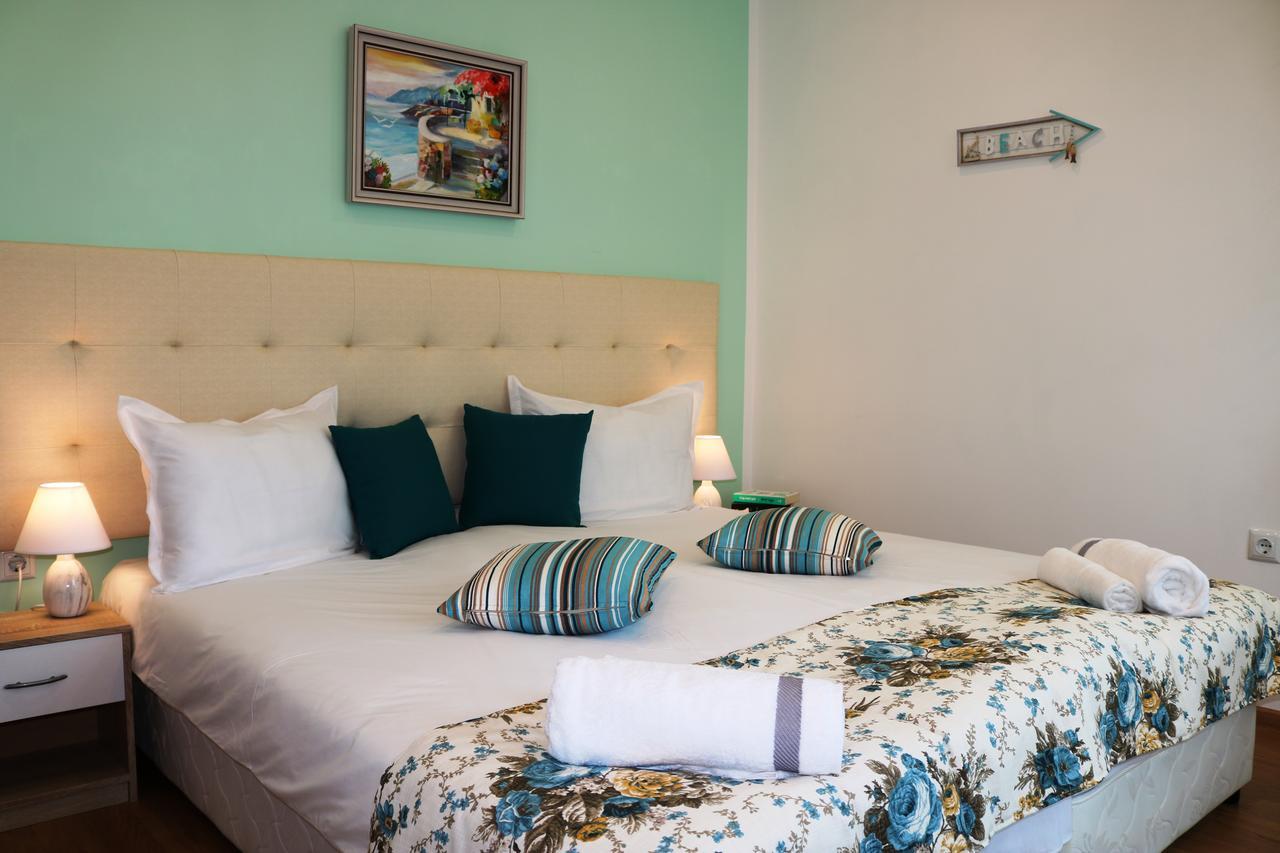 Sea Port CELEBRITY Apartment - Lets4Holiday Varna Extérieur photo