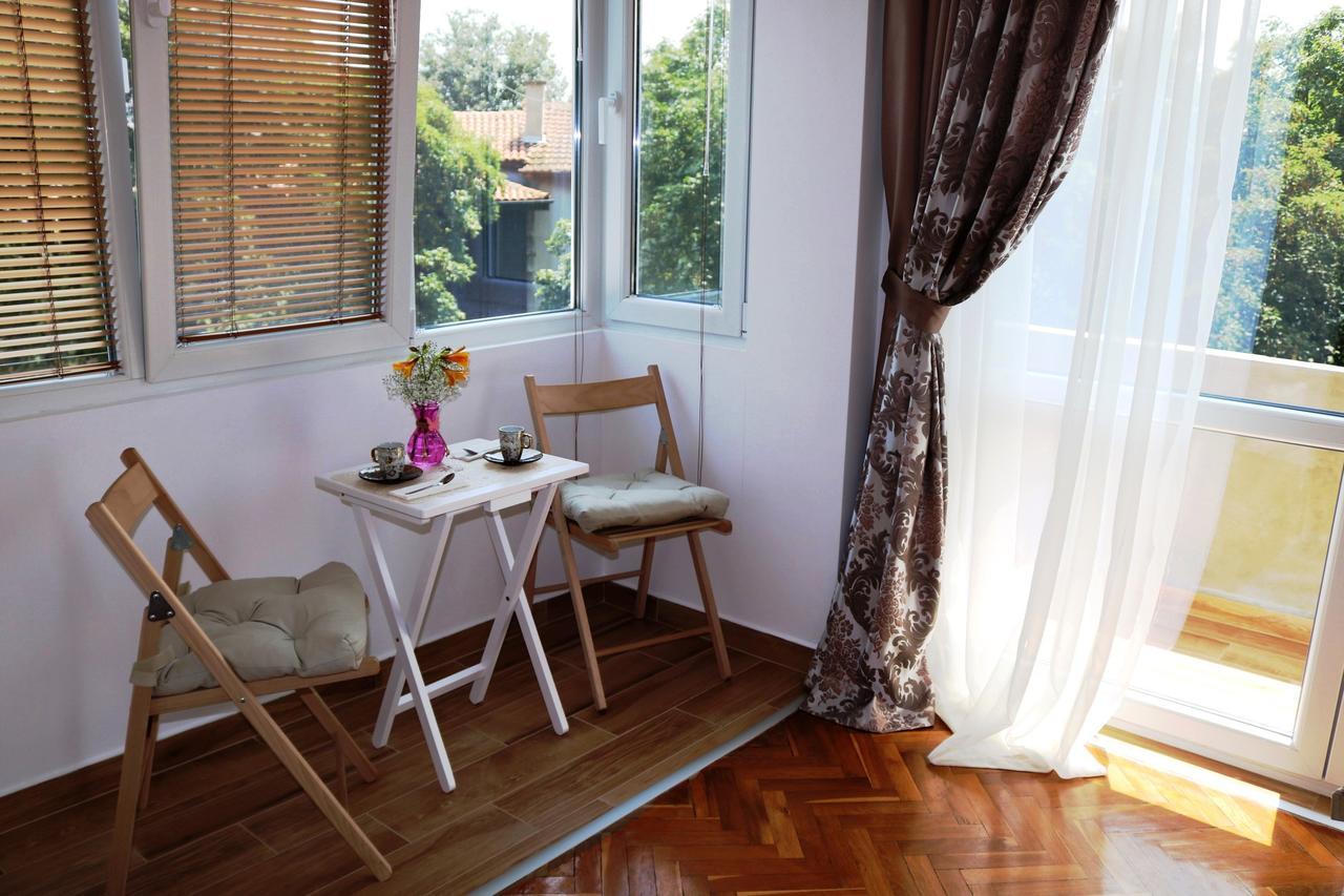 Sea Port CELEBRITY Apartment - Lets4Holiday Varna Extérieur photo