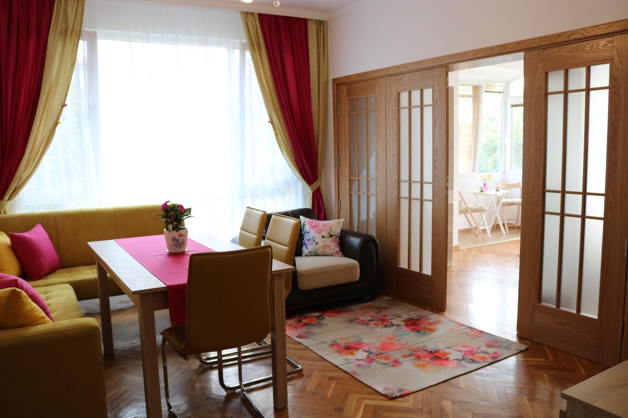 Sea Port CELEBRITY Apartment - Lets4Holiday Varna Extérieur photo