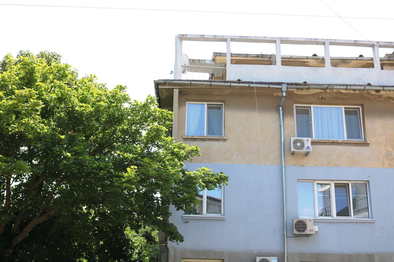 Sea Port CELEBRITY Apartment - Lets4Holiday Varna Extérieur photo