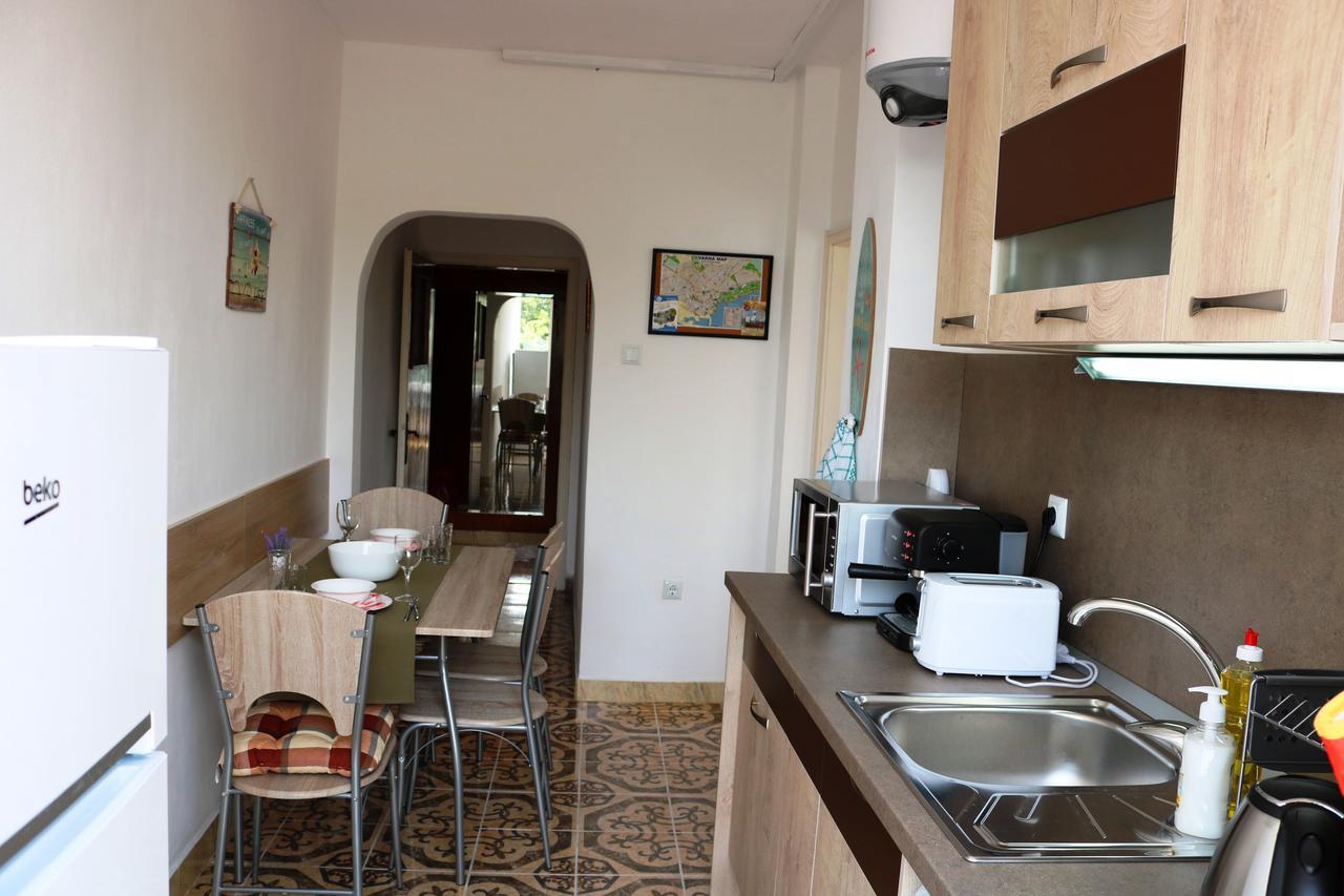 Sea Port CELEBRITY Apartment - Lets4Holiday Varna Extérieur photo