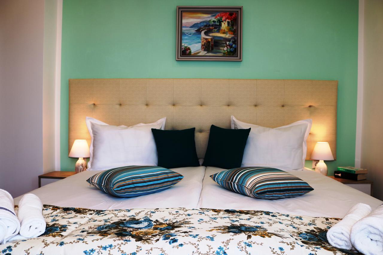 Sea Port CELEBRITY Apartment - Lets4Holiday Varna Extérieur photo