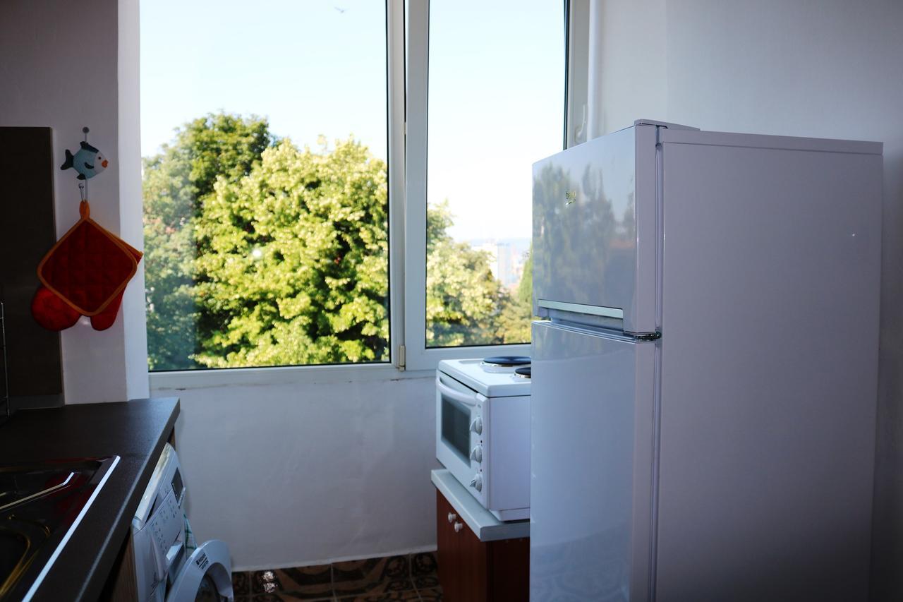 Sea Port CELEBRITY Apartment - Lets4Holiday Varna Extérieur photo