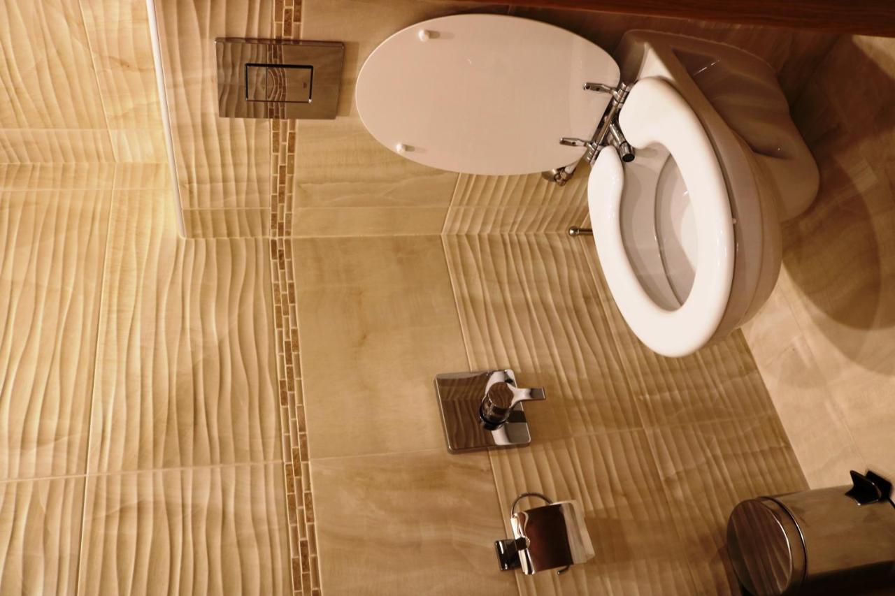 Sea Port CELEBRITY Apartment - Lets4Holiday Varna Extérieur photo